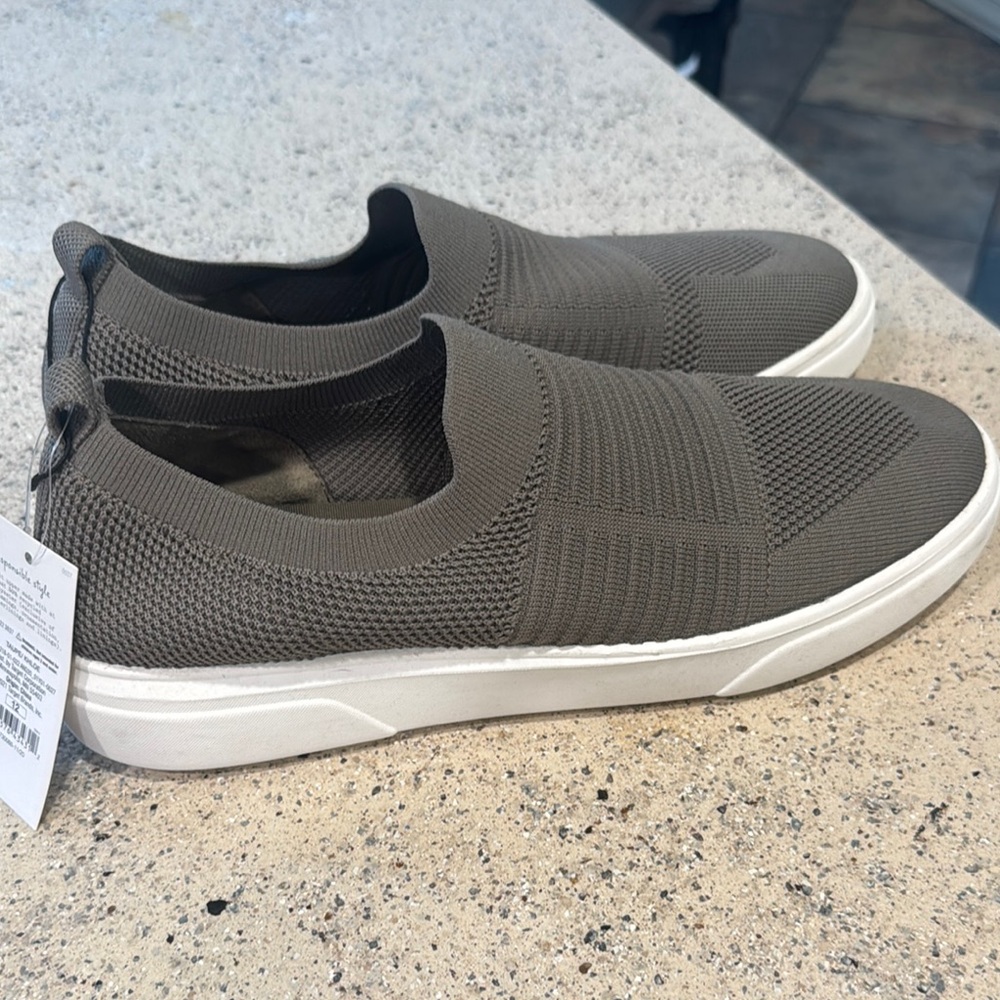 A new day men’s shoe